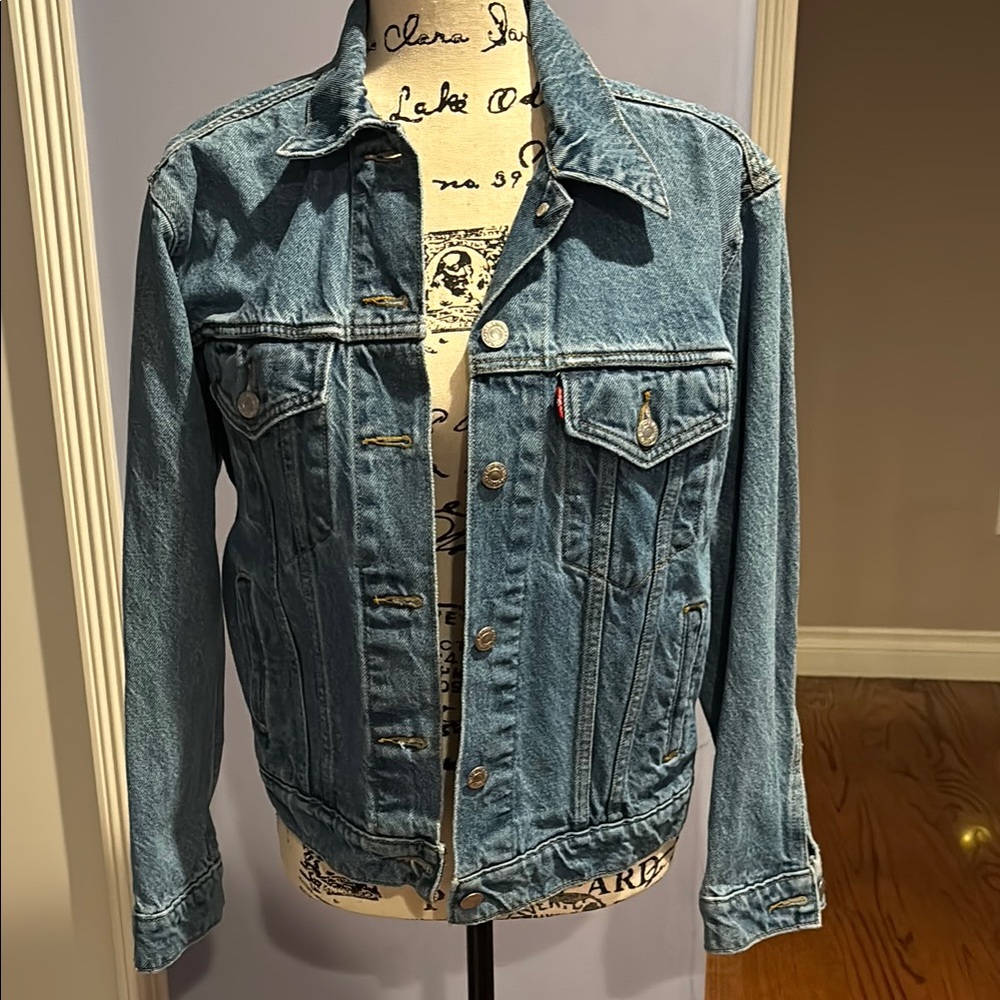 Levi's Blue Jean Jacket Classic Denim Style